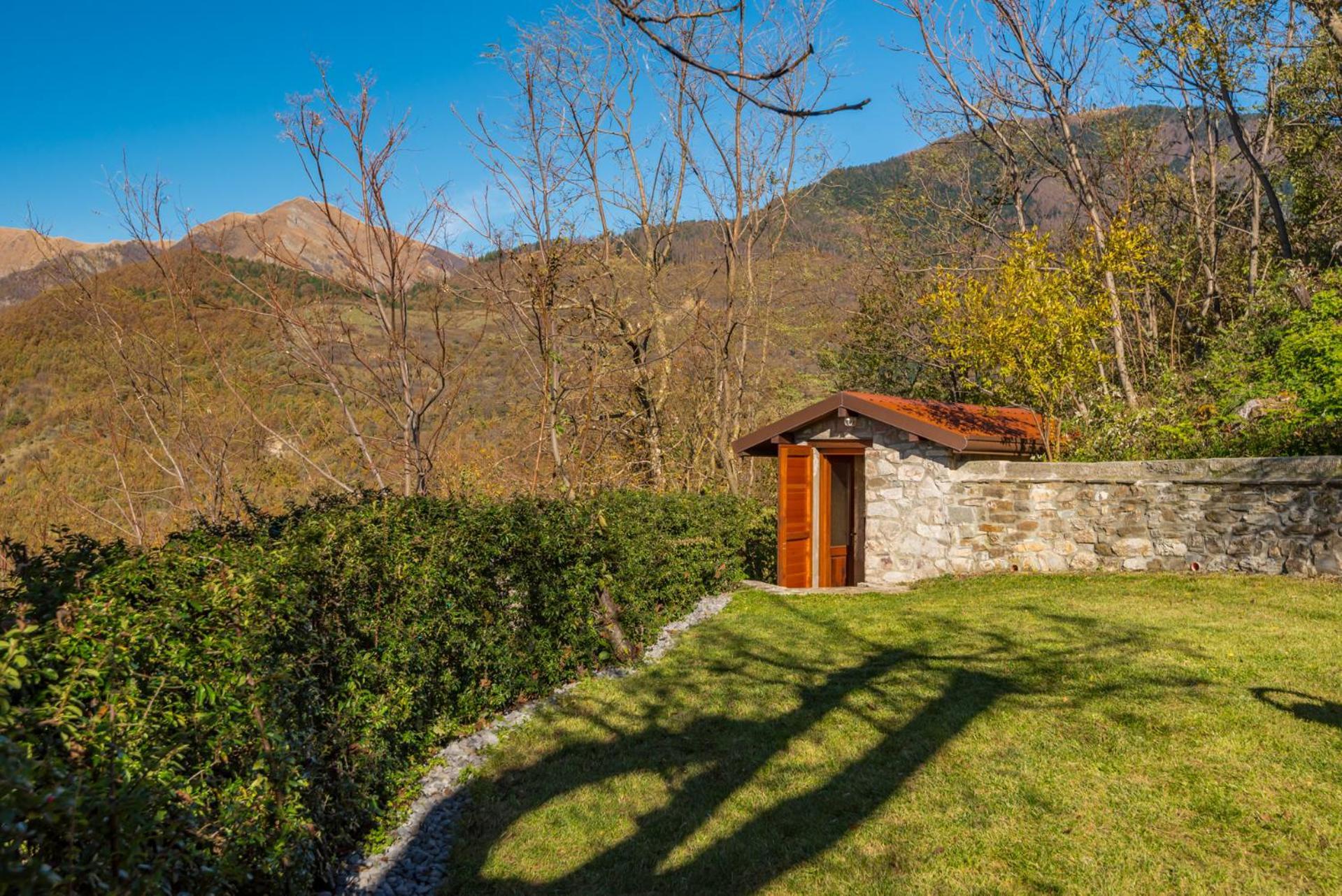 Vivi Luxury Country House Comano  Exterior photo