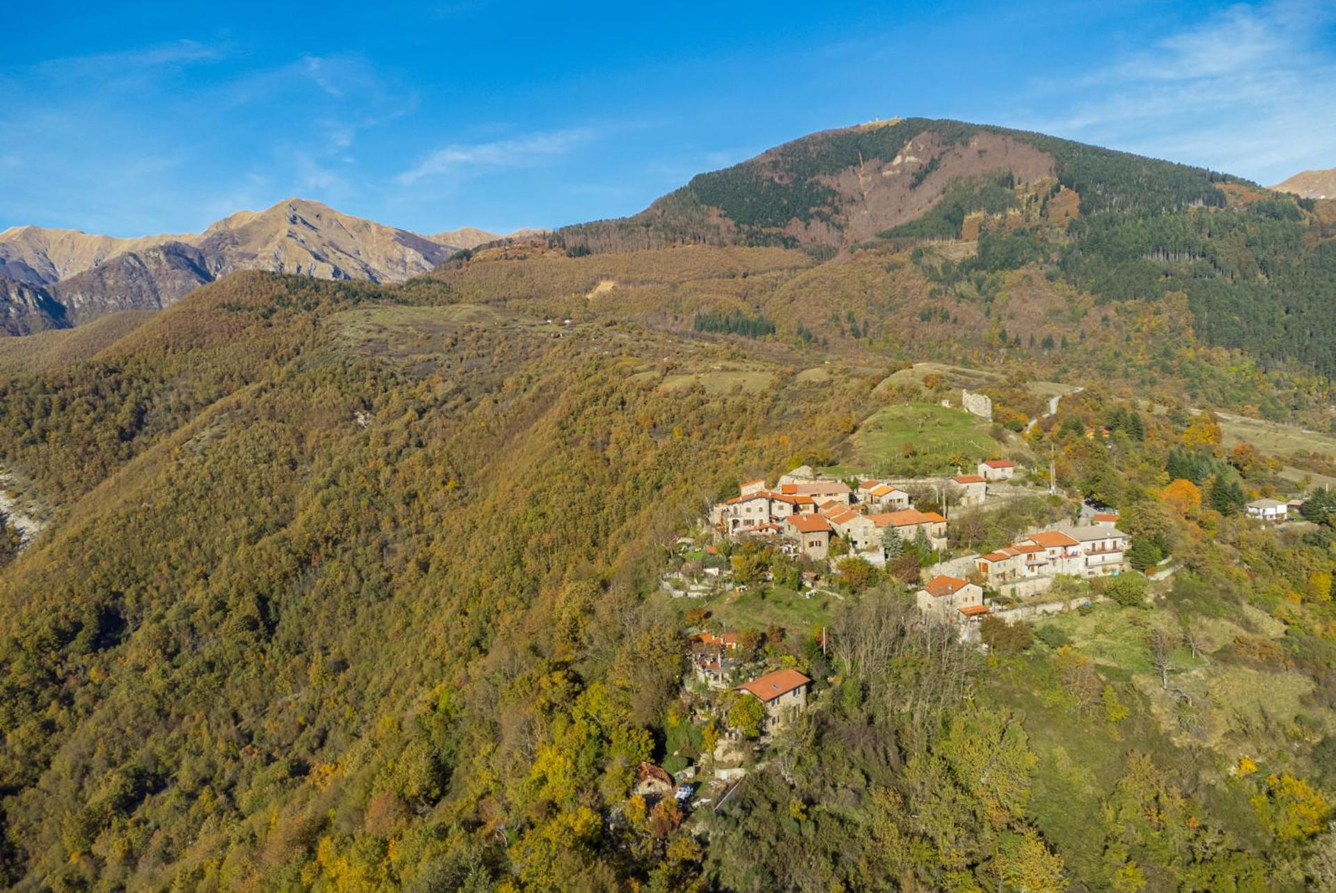 Vivi Luxury Country House Comano  Exterior photo