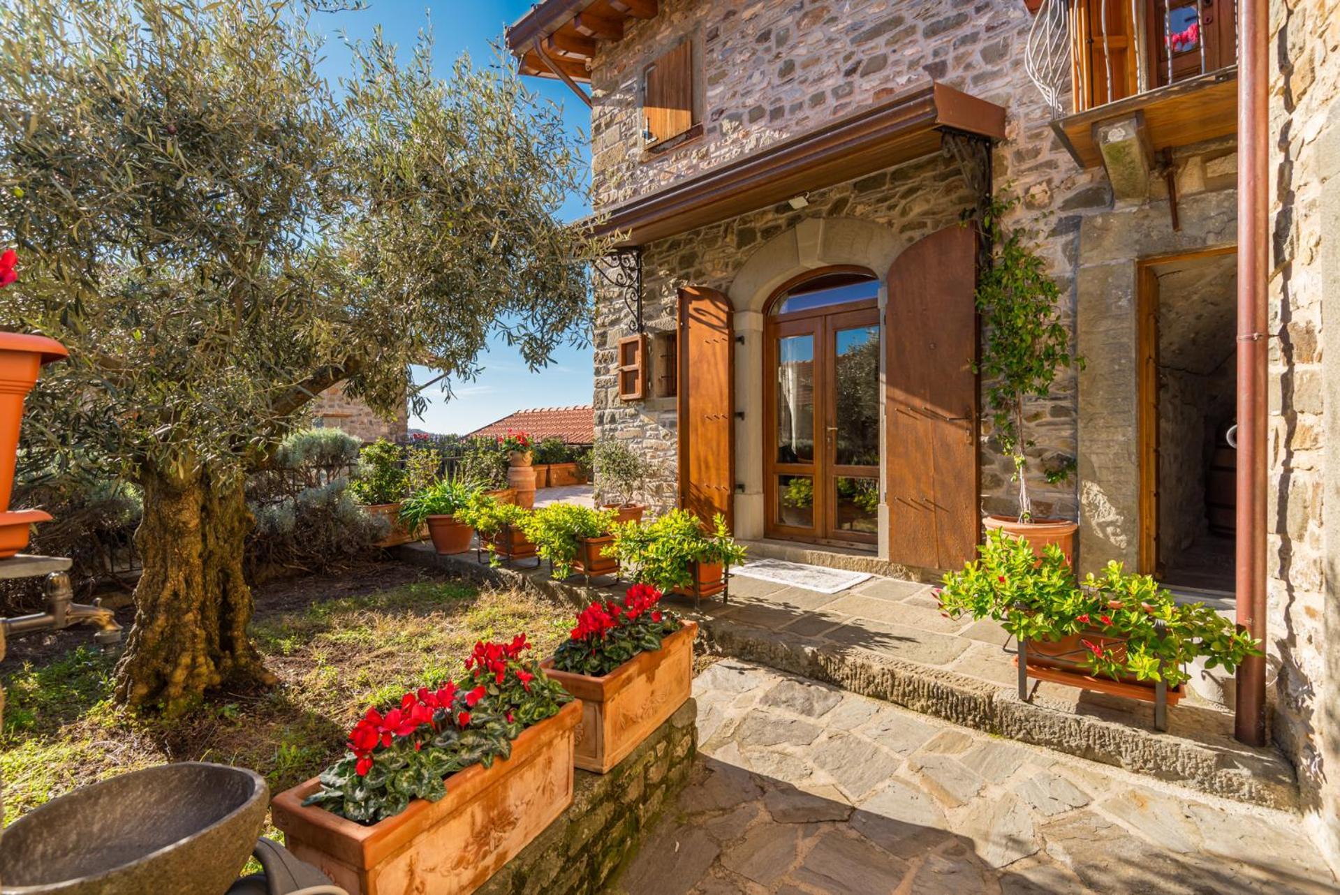 Vivi Luxury Country House Comano  Exterior photo