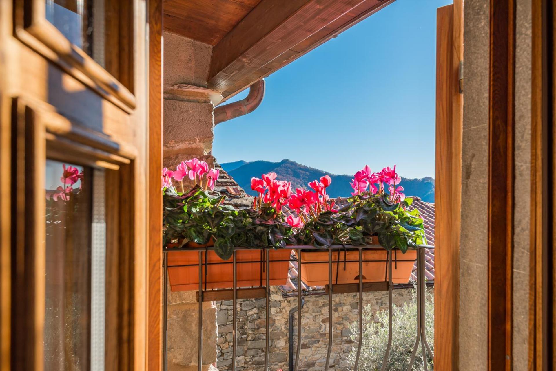 Vivi Luxury Country House Comano  Exterior photo